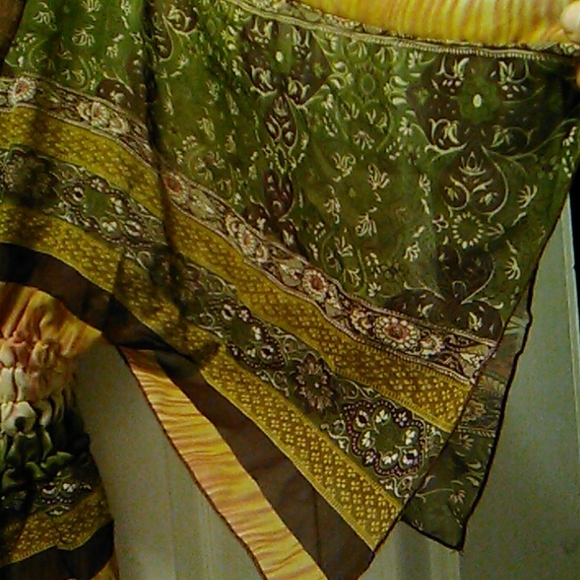 Multicolored Top 3/4 Dolman Sleeve - Picture 5 of 9